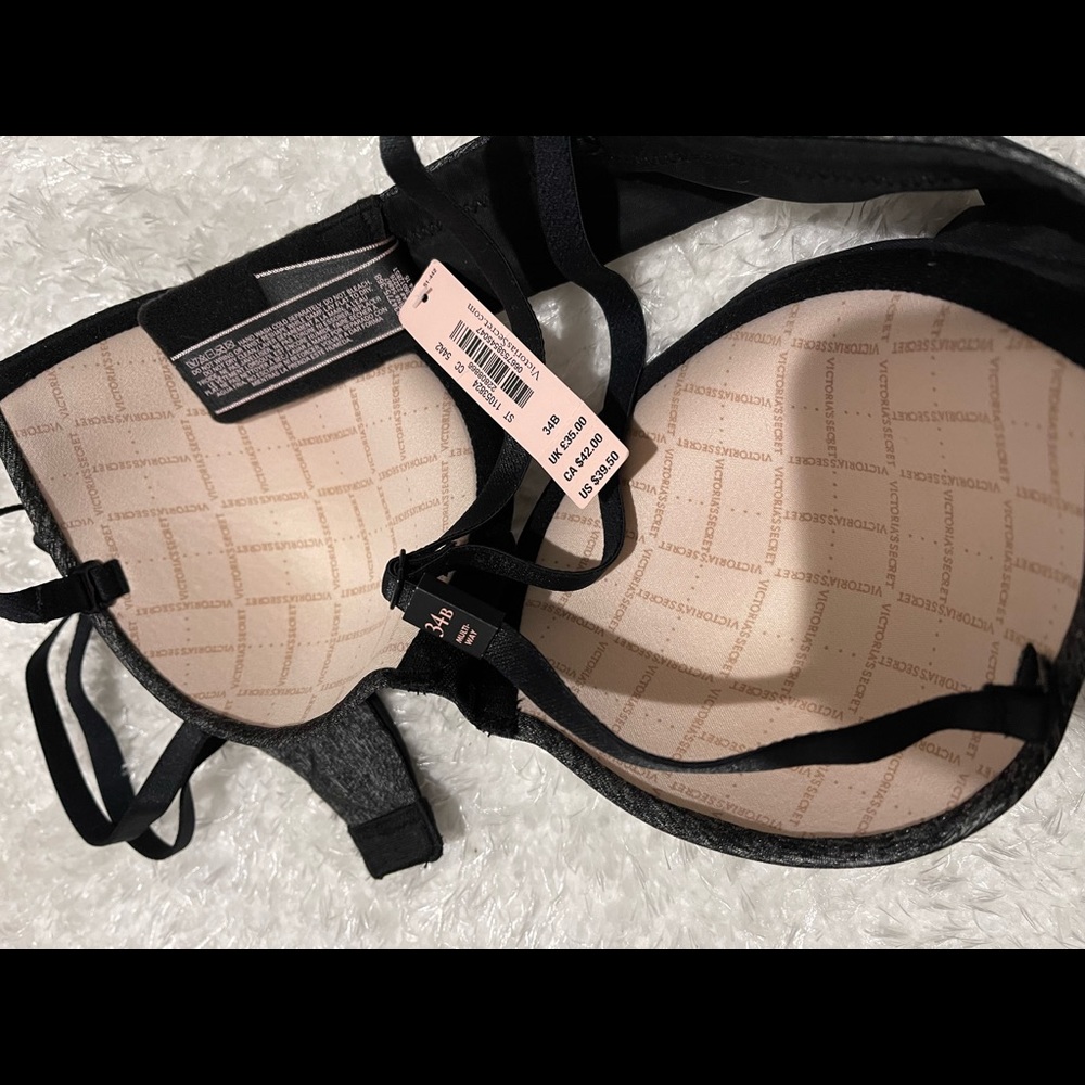 New Victoria Secret Strapless Bra Size 34B